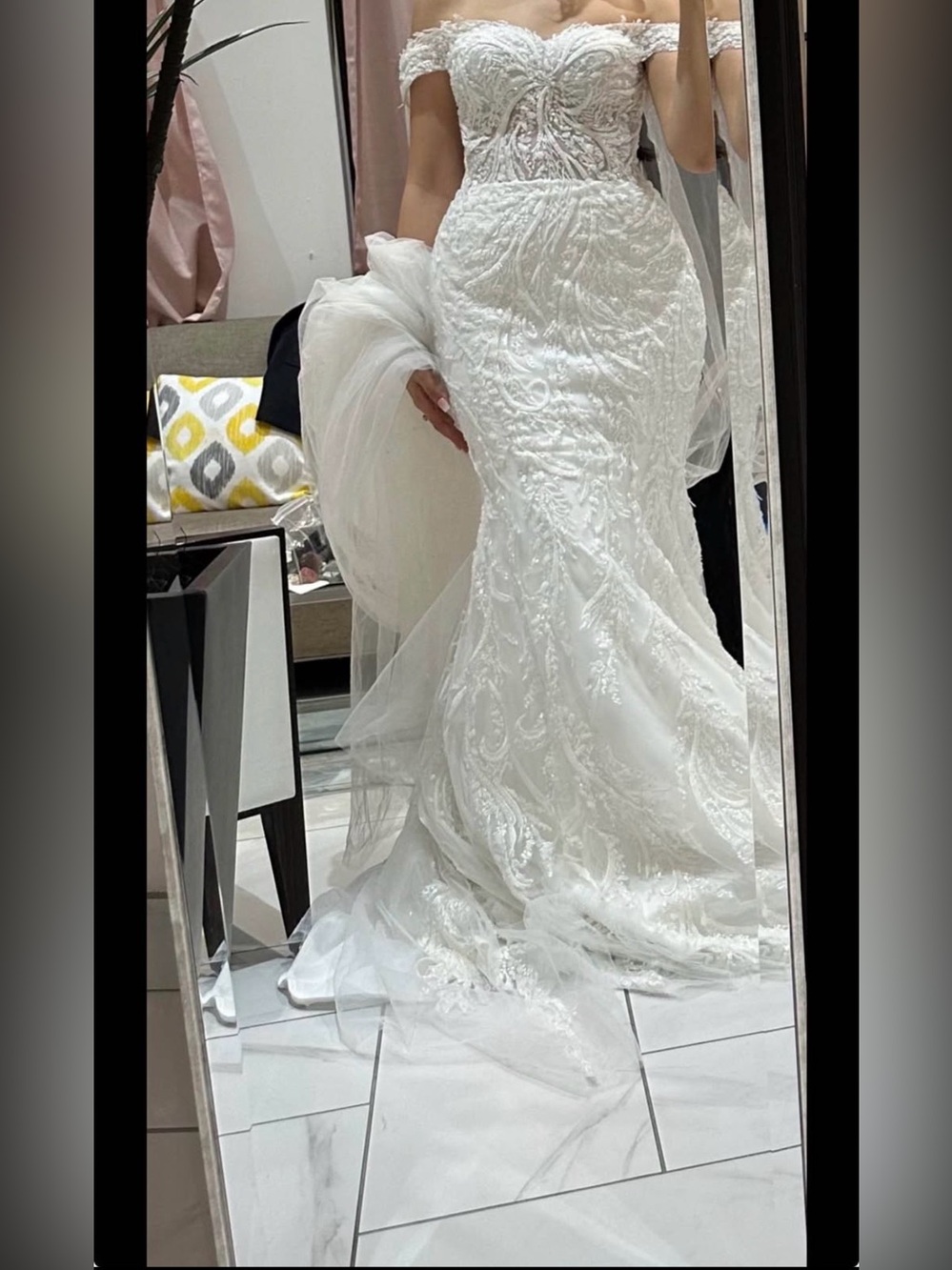 Elegant White Lace Mermaid Wedding Dress